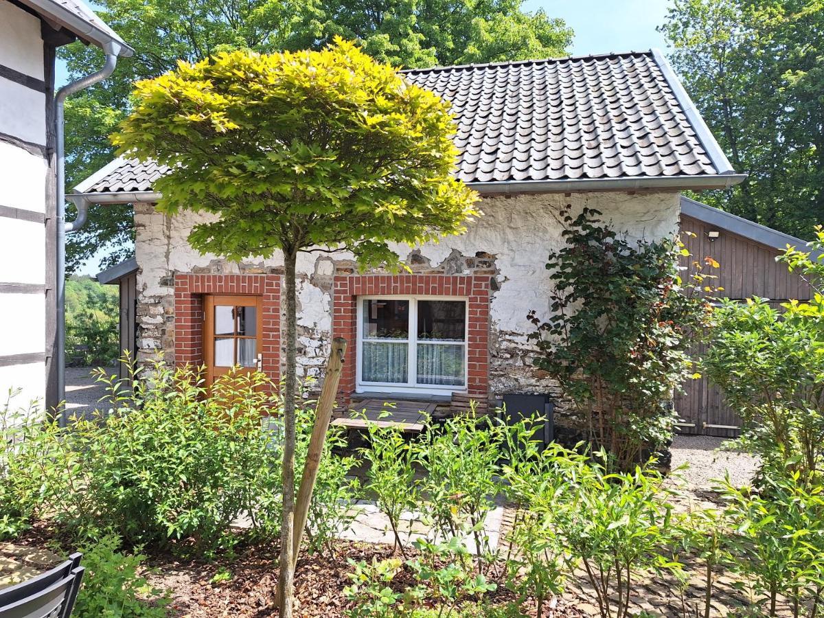 Ferienhaus Altes Backhaus Roetgen Eksteriør billede