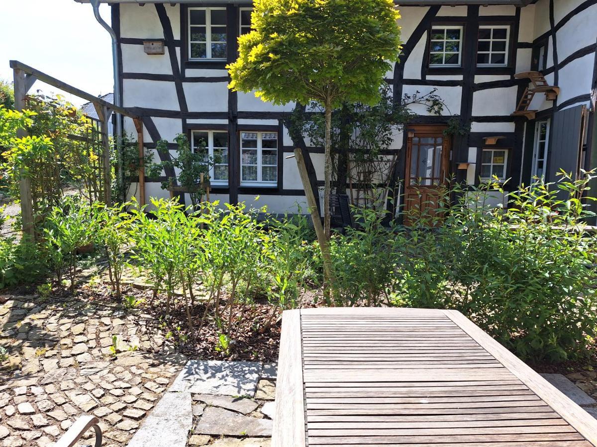 Ferienhaus Altes Backhaus Roetgen Eksteriør billede
